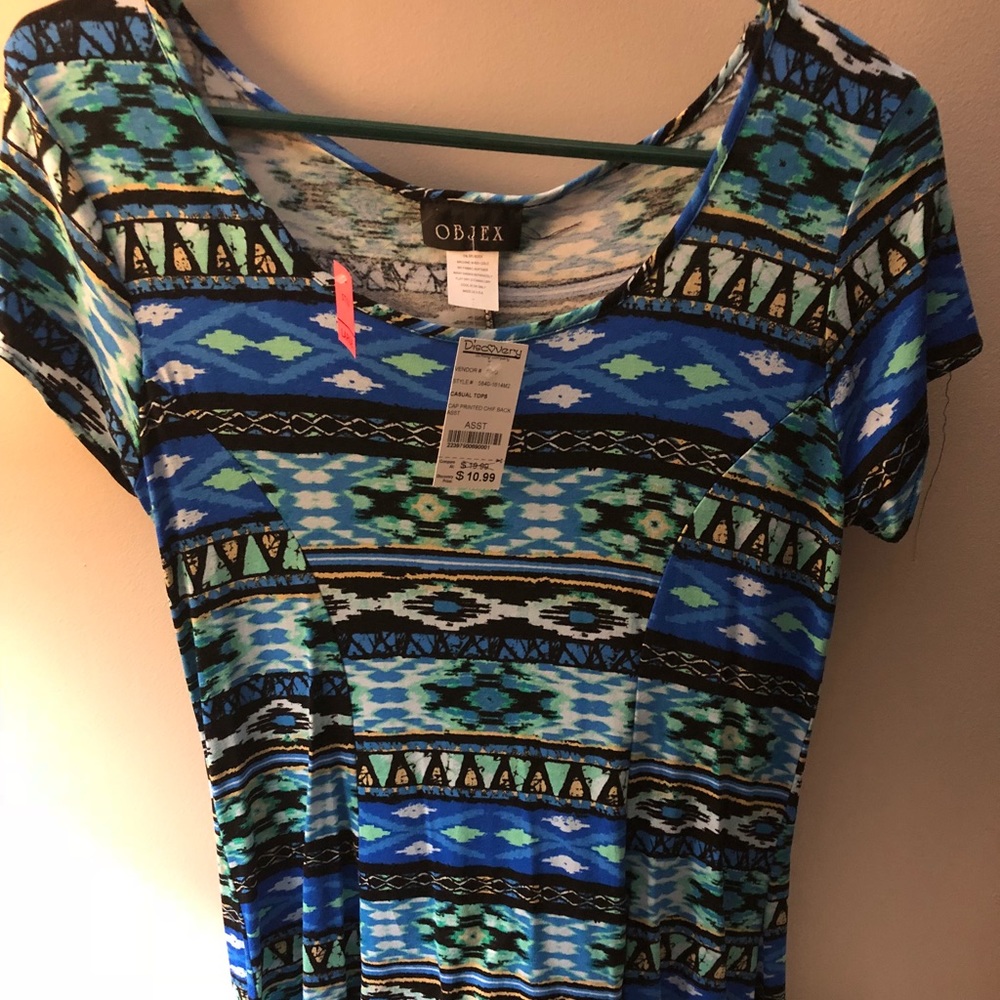 Multi colored discovery top